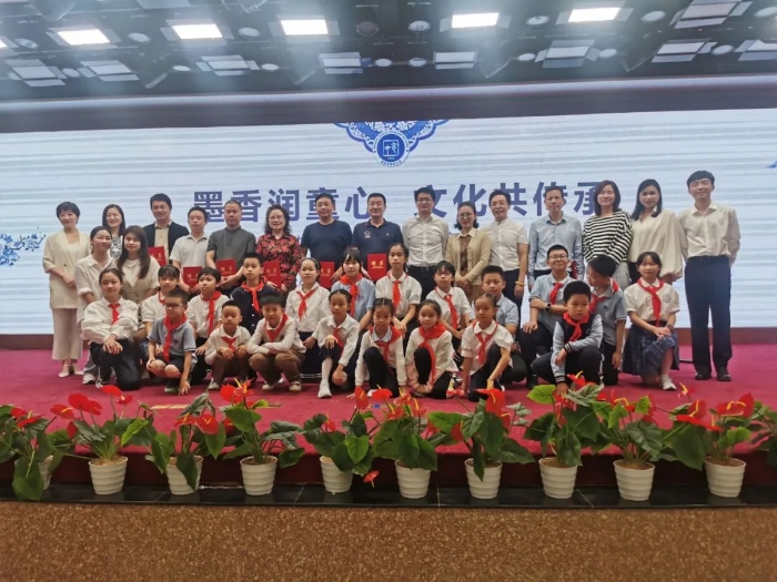 9月22日，省書協(xié)舉行育才小學(xué)蘭亭學(xué)校驗收暨書法進校園活動