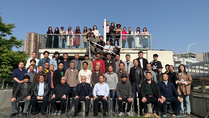 2、“春暖花開(kāi)?湖北省工筆畫(huà)學(xué)會(huì)會(huì)員小幅精品展”開(kāi)幕式合影