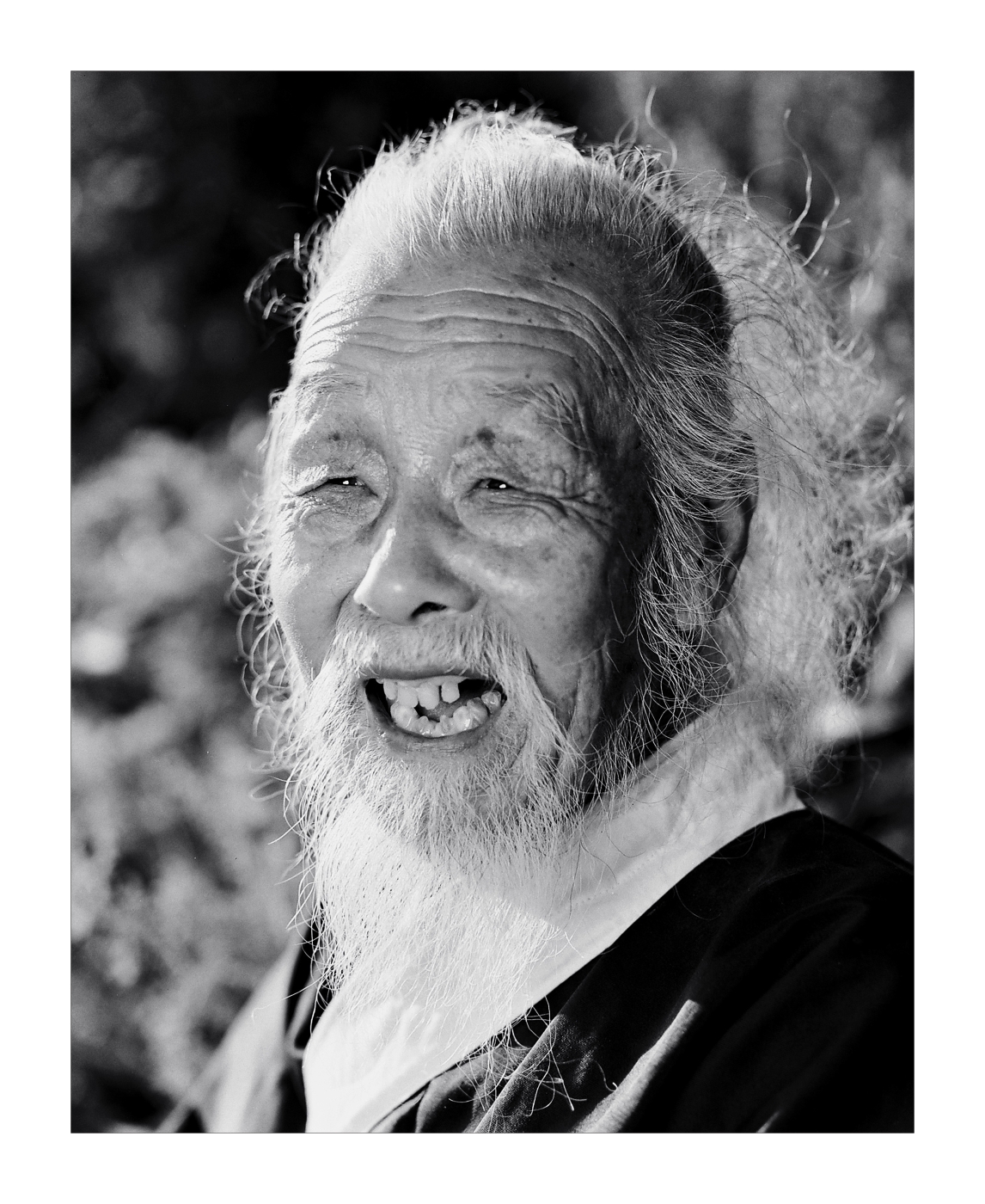 001《百歲老人》1983年獲澳門(mén)第2屆國(guó)際影展銀牌獎(jiǎng)