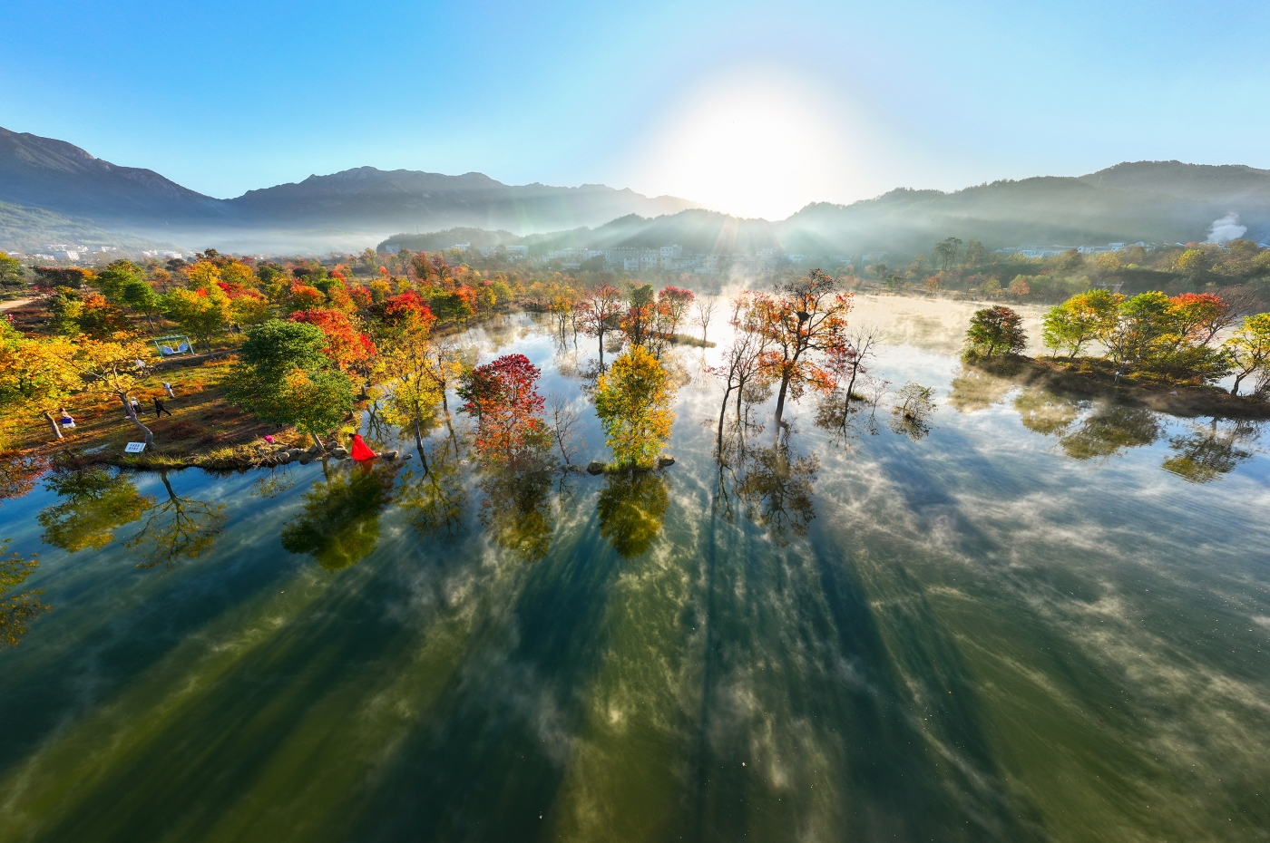 李洪江《秋燃九資河》