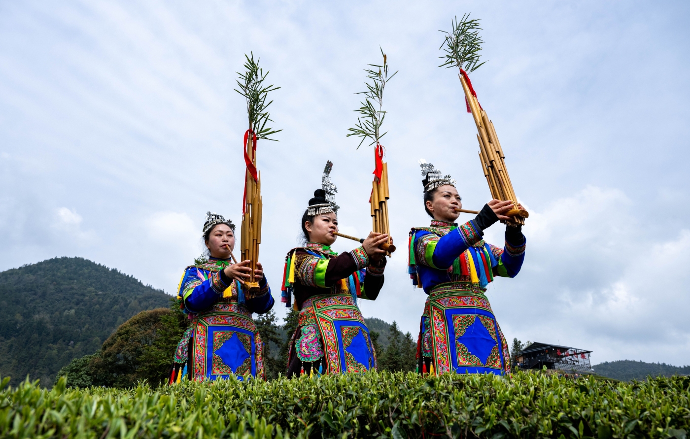 孟希承《茶園侗歌》
