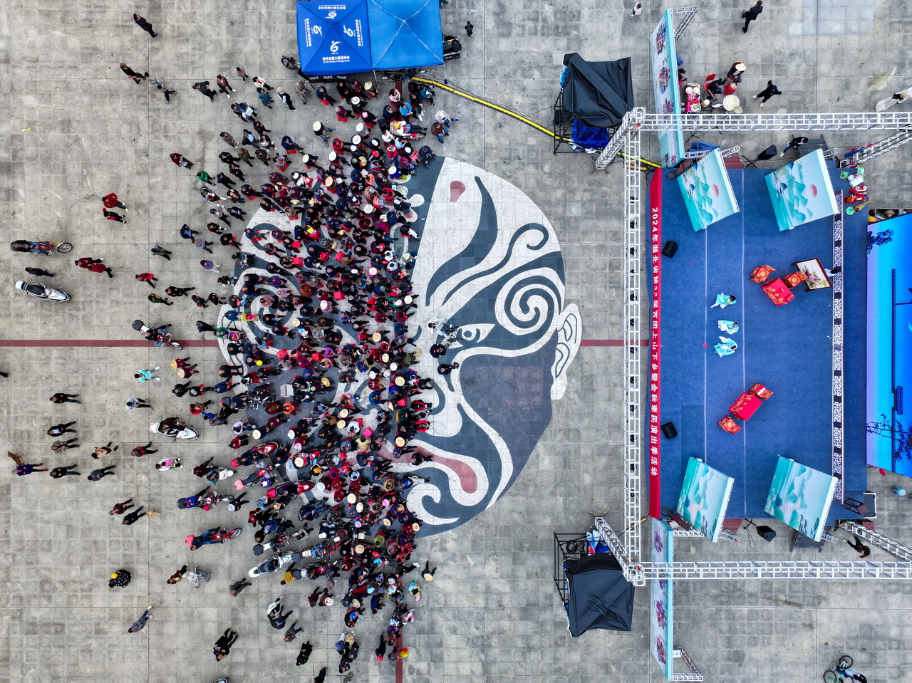 楊勛《京劇故里看大戲》